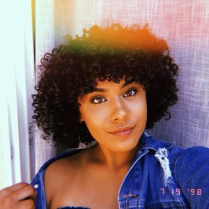 Meet your Posher, Yvette